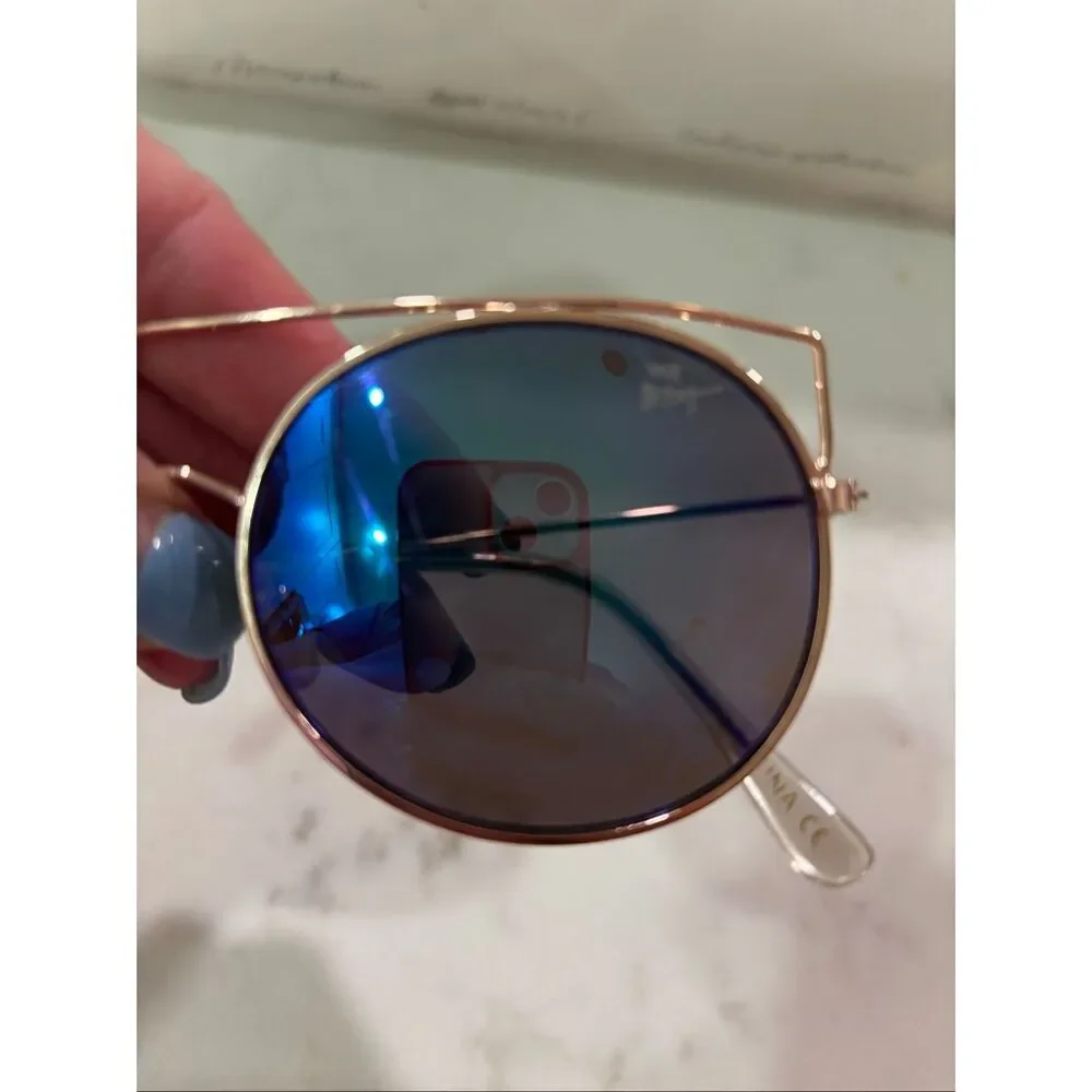 Betsy Johnson Sunglasses Gold Colored Rim Round‎ 5-1/8” Wide Heart Logo EUC